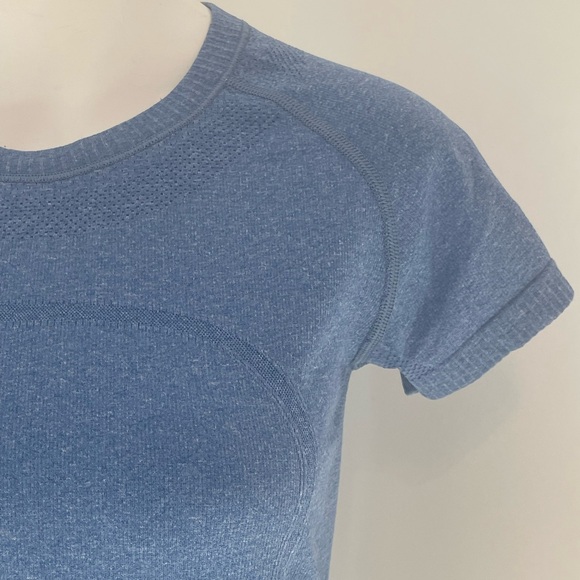 Lululemon Run: Swiftly Tech Short Sleeve Limitless Blue size 8 - Picture 11 of 11